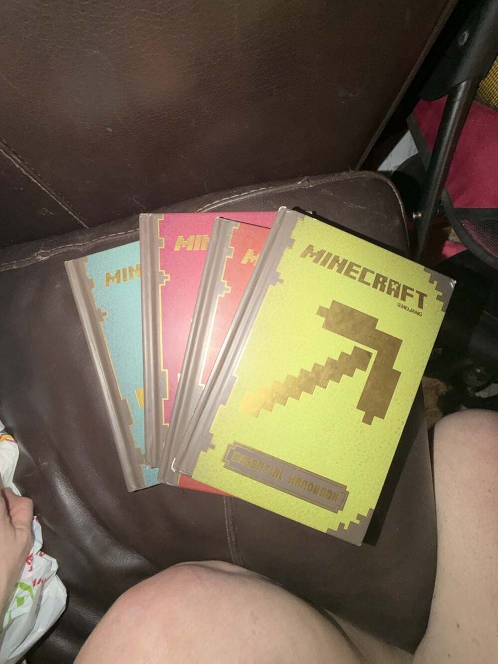 Minecraft: The Complete Handbook Collection (2014 Edition) - Picture 3 of 3